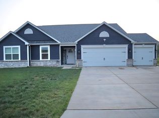 10862 Magnolia Dr, Foristell, MO