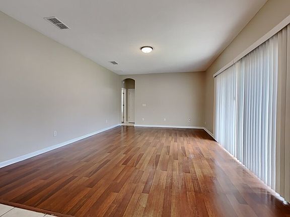 3rd image of 10136 Lancashire Dr