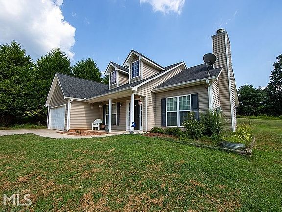 2nd image of 135 Cedar Creek Dr