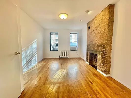 1st image of 903 1st Ave #1A