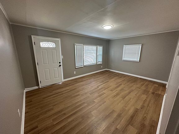 3rd image of 559 Haskins Dr