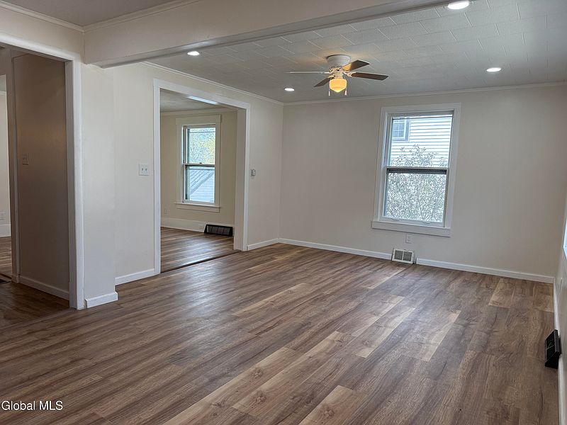 5th image of 74 Park Street