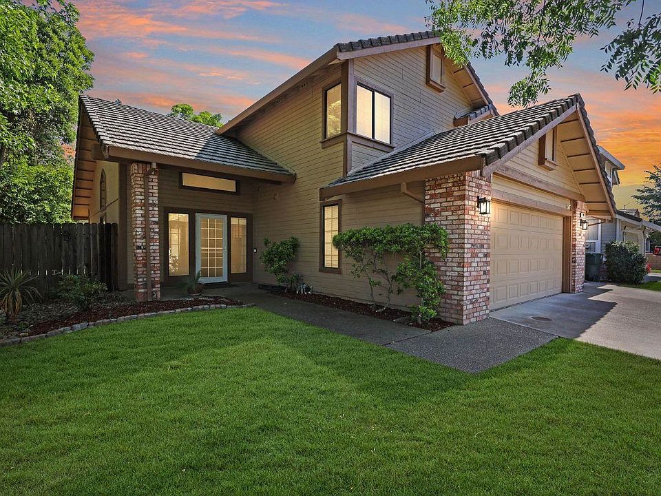 1st image of 305 Holly Ct