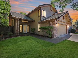 305 Holly Ct, Dixon, CA 95620