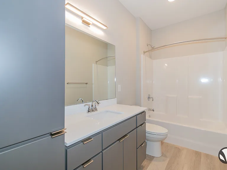 Chateau at Yankee Hill Apartments — Photo 104