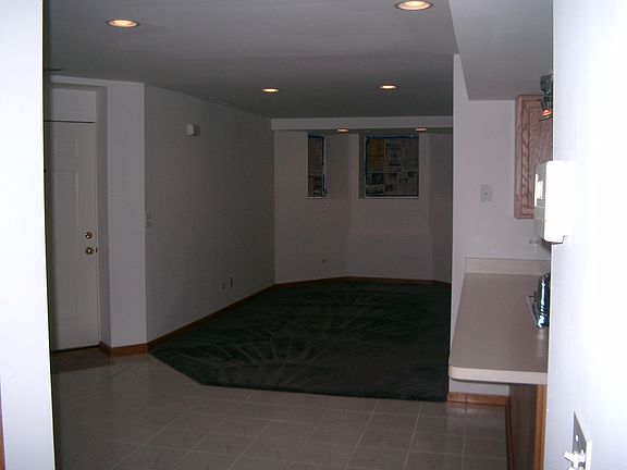 4th image of 3905 N Francisco Ave #B