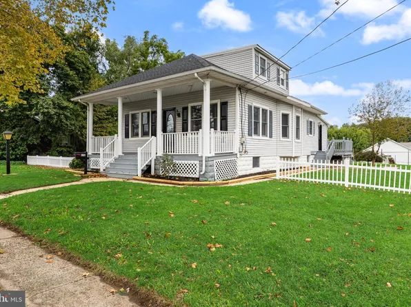172 E Delaware Ave, Florence, NJ 08518