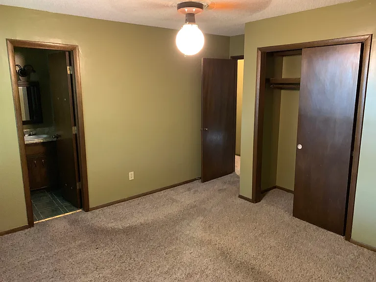 223 S Meadowview Ave — Photo 19