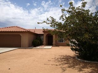 22149 Broken Lance Rd, Apple Valley, CA 92307