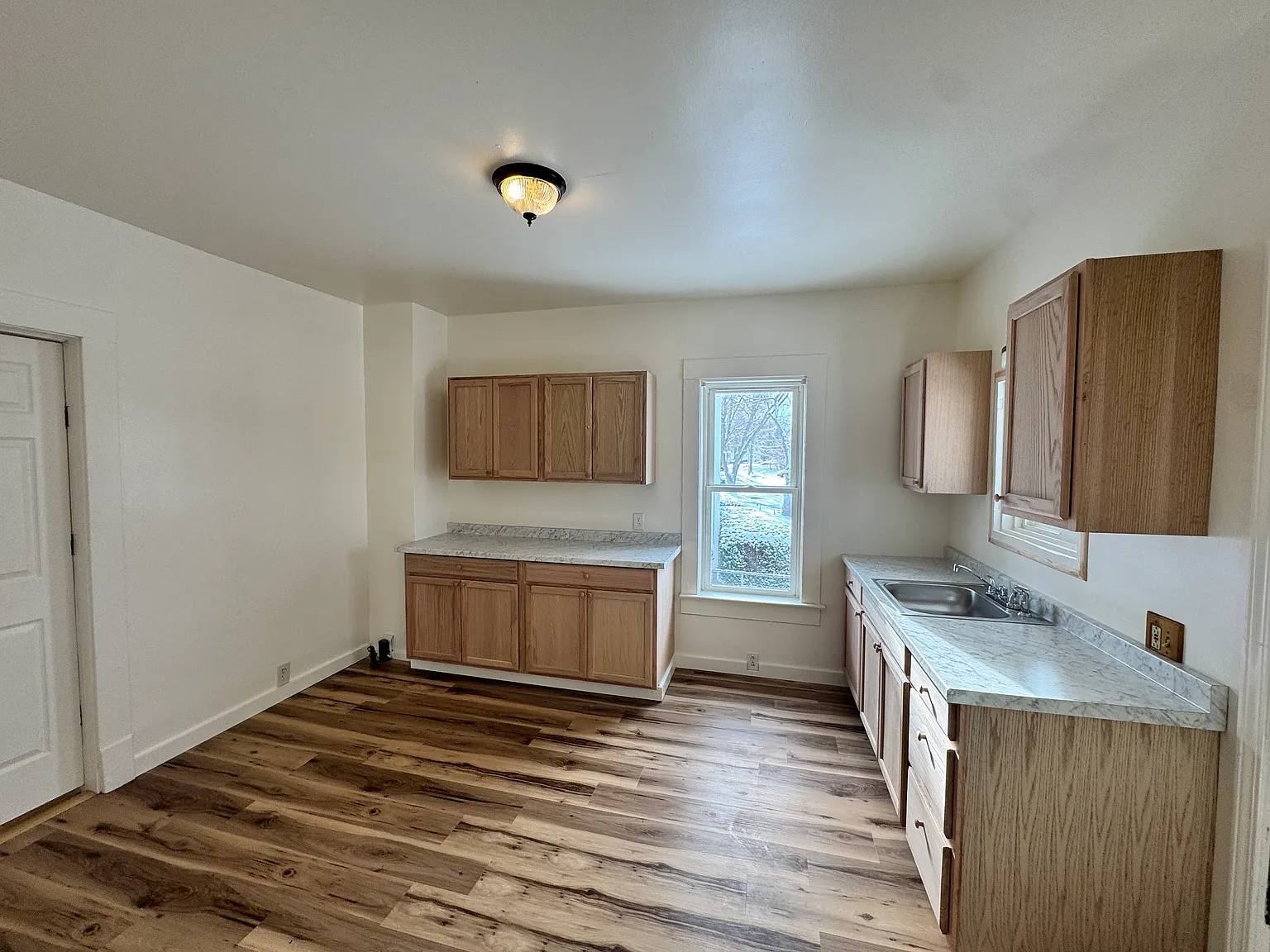 3 bed, 1237 sqft, $1,450 — Photo 3