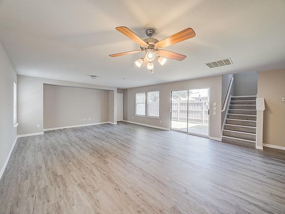 3rd image of 6908 Planters Row Dr