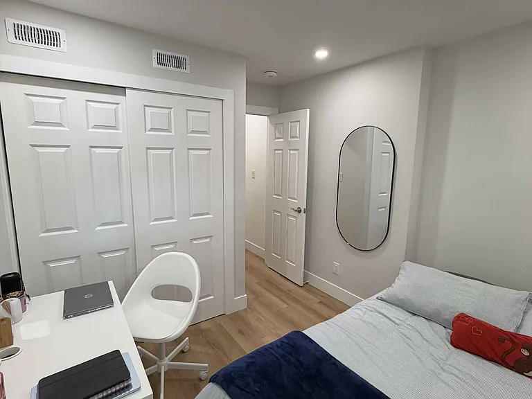 1502 Dufferin St #LOWER — Photo 18