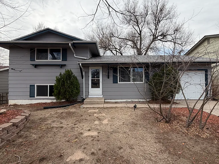2236 Fernwood Dr — Photo 1