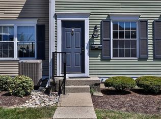 98 Applewood Dr, Fairfield, OH 45014