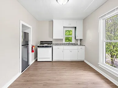 2321 Iowa St #1