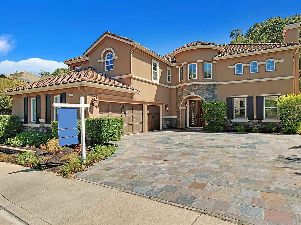2nd image of 9 Majestic Oak Ct