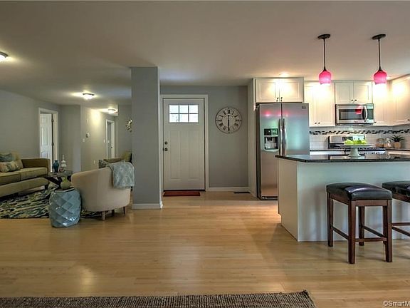 Beautiful open concept offers casual yet sophisticated living space!