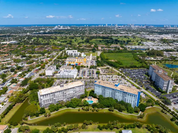 4001 Hillcrest Drive #406, Hollywood, FL 33021