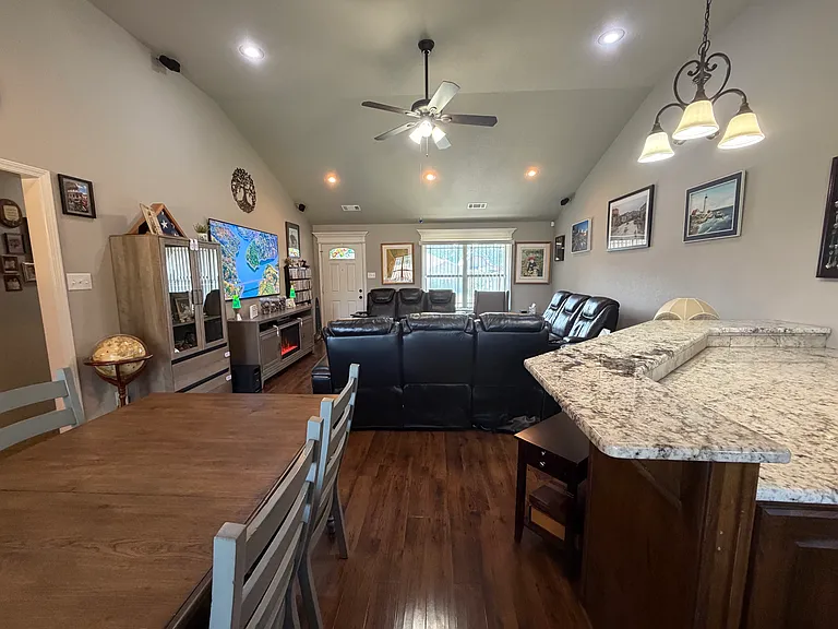 12 Jaguar Dr — Photo 7