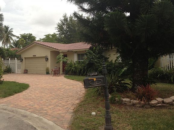 4th image of 11300 NW 23rd Ct