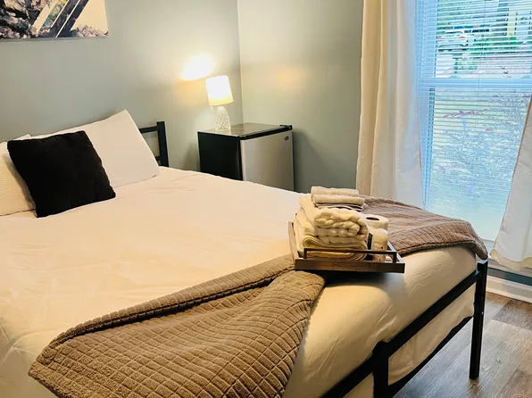 1000 Heather Ln Room 2, Charlotte, NC 28209