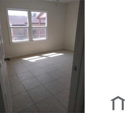 4th image of 1574 Genevieve St