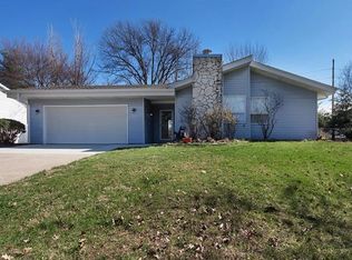 1300 Gloucester Dr, Edwardsville, IL 62025