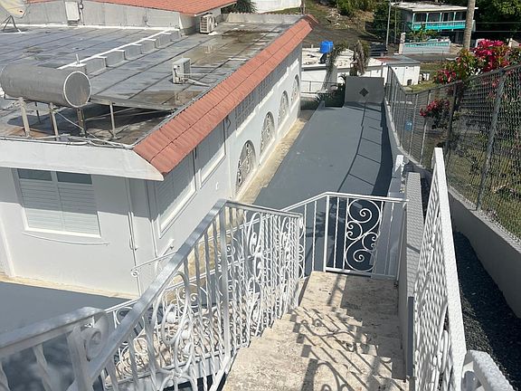 5th image of 1 Calle Raul Carrasquillo Torres Pr #9985