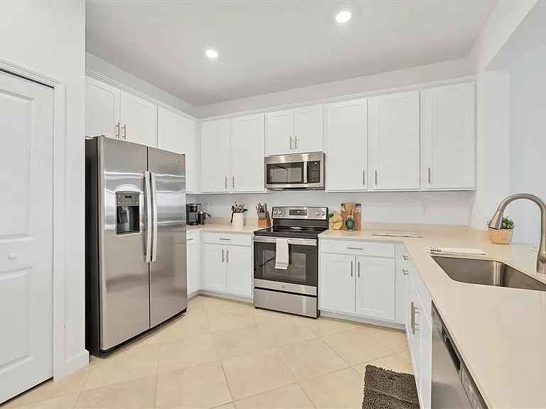 8757 Saint Kitts Cir — Photo 12