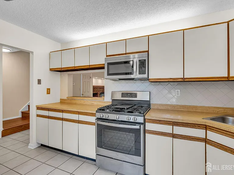 91 Chelsea Ct #14 — Photo 15