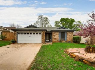 608 Sunrise Ct, Fort Worth, TX 76120