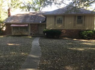 4205 W 66th St, Prairie Village, KS 66208