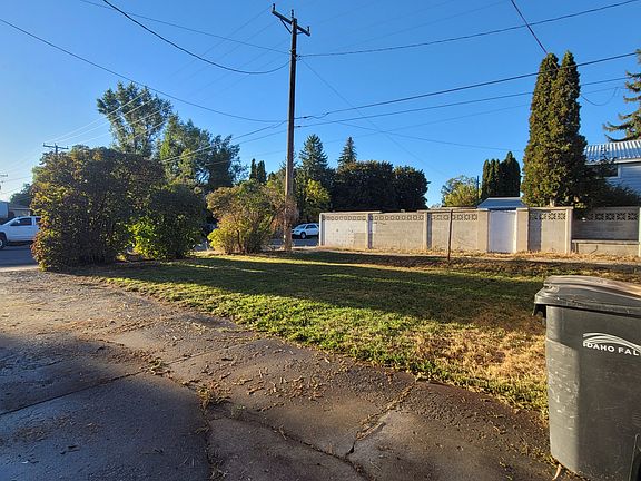 2nd image of 1199 Cranmer Ave