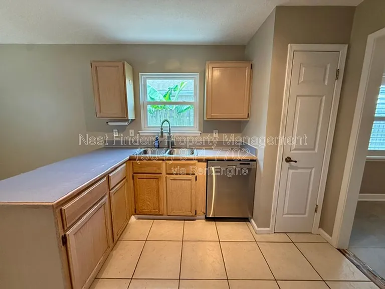 1695 Evans Dr S — Photo 11