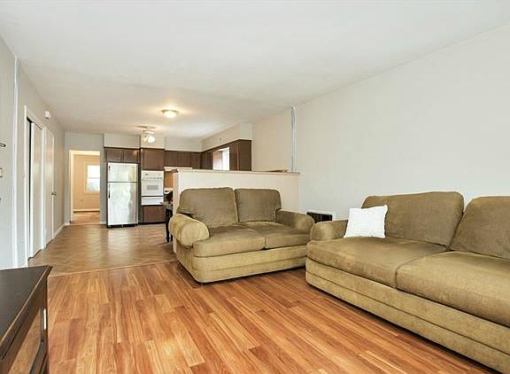 5th image of 201 Farquhar Ave