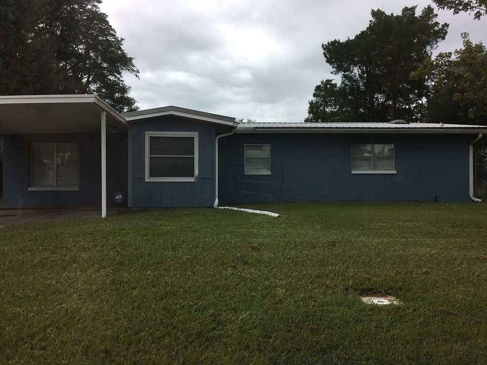 1st image of 2528 N Beaumont Ave