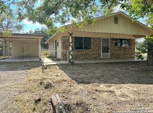 1201 Florida St, Pleasanton, TX 78064