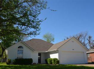 5517 Dennis Ave, Fort Worth, TX 76114