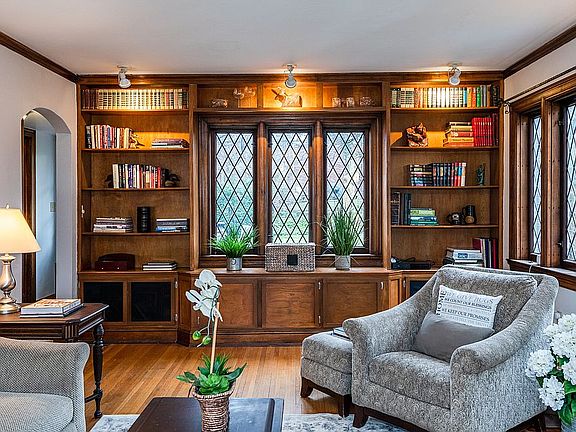 5th image of 248 Beverly Pl