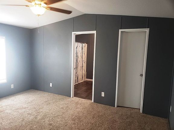 4th image of 724 N Texas Blvd