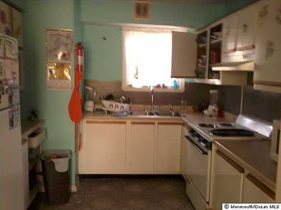 3rd image of 1548 Redondo Ln