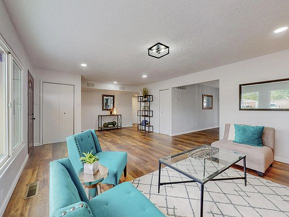 5th image of 3704 Jeanne Ct NE