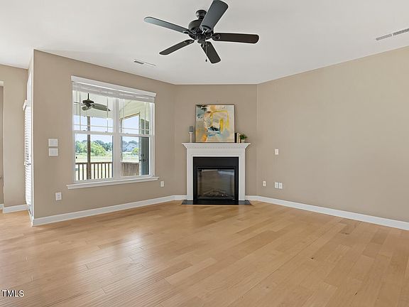 5th image of 269 Wembley Dr