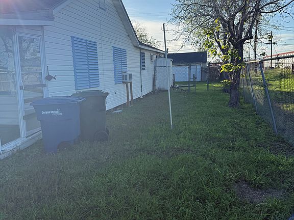 2nd image of 613 Osage St