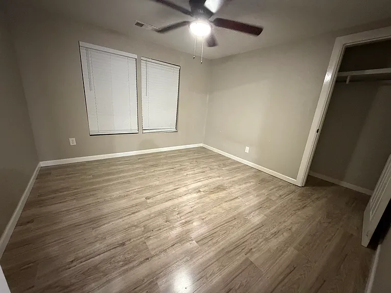 117 Hackberry St — Photo 5