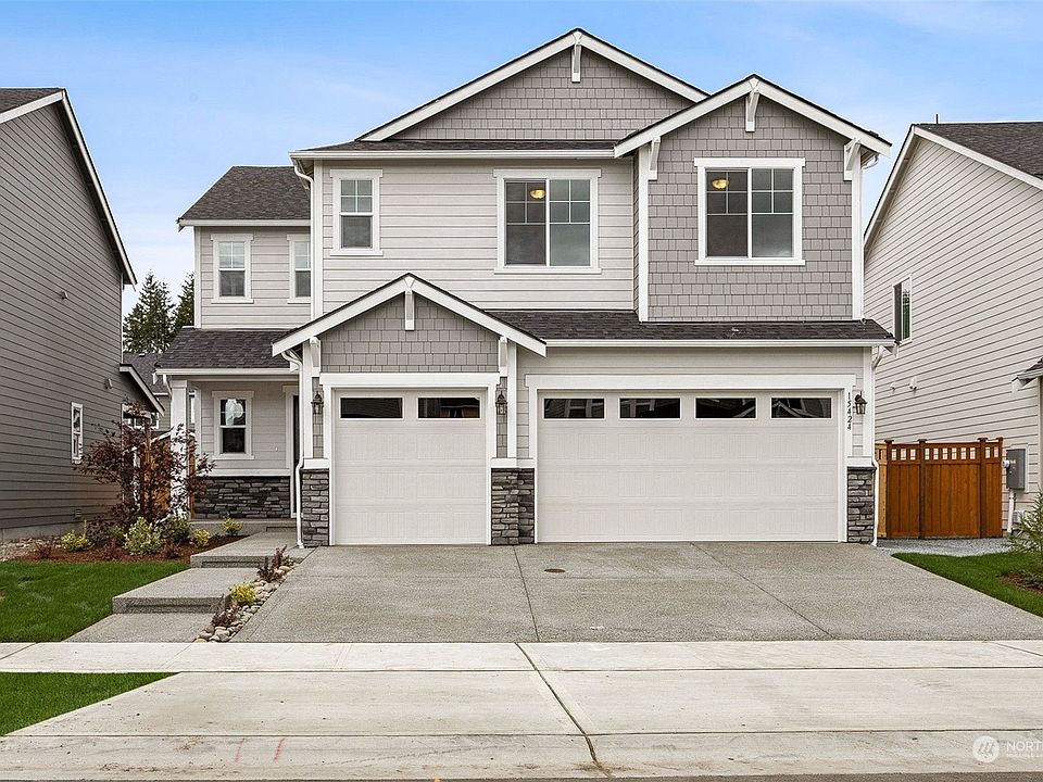 1st image of 15424 206th Avenue E