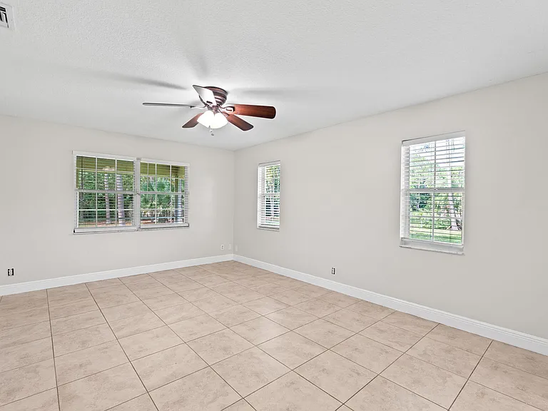 16628 Valencia Blvd — Photo 16