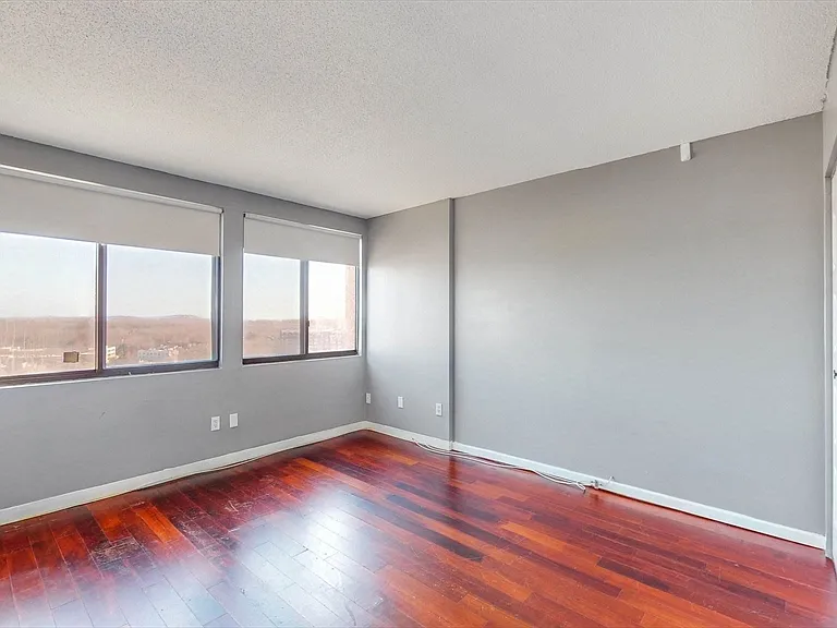 250 Hammond Pond Pkwy #1203N — Photo 20