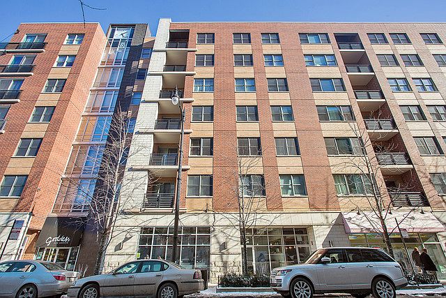 1st image of 873 N Larrabee St APT 611