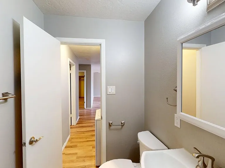 Contemporary, Loaded 2 Bed 2 Bath Apartment on Conchas Park — Photo 35
